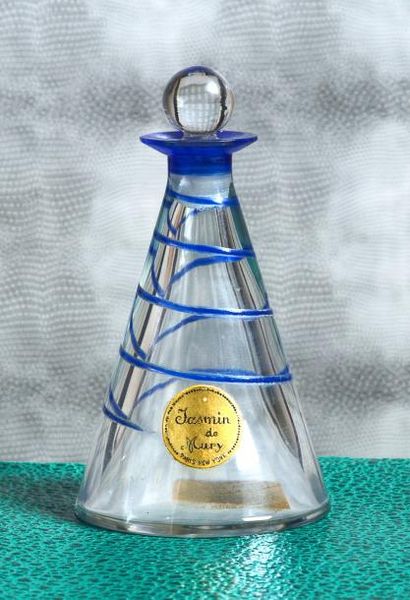 MURY «Jasmin» - (1925) Flacon moderniste en cristal incolore pressé moulé de Baccarat...