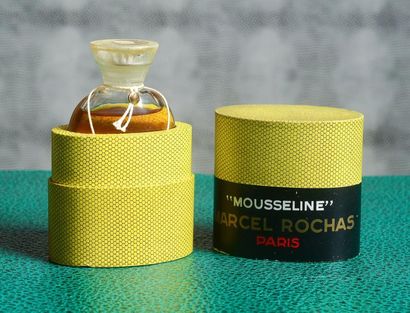 MARCEL ROCHAS «Mousseline» - (1949) Présenté dans son coffret ovale en carton gainé...