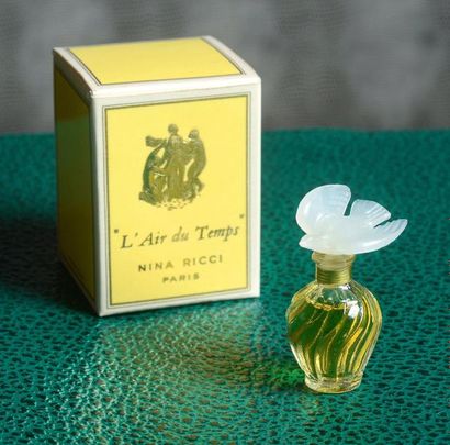 NINA RICCI «L'Air du Temps» - (1948) Présenté dans son étui en carton jaune et blanc...