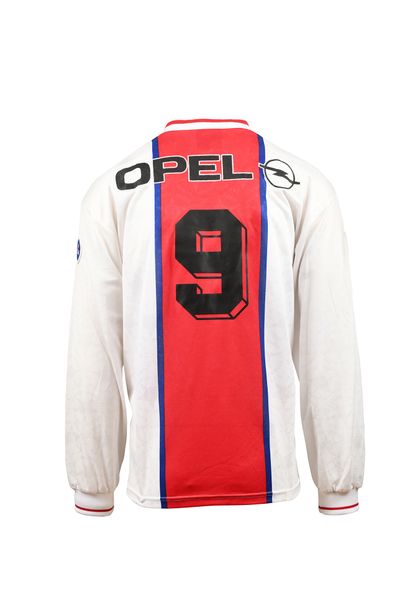 null Dely Valdés. Striker. Jersey N°9 of Paris Saint-Germain worn during the 1995-1996...