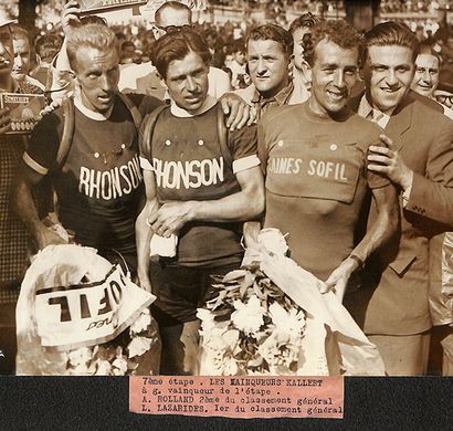 null Lucien Lazaridès (1922-2005). Ensemble de 4 photos du coureur dont une avec...