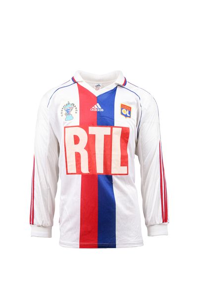 null Tony Vairelles. Jersey N°11 of Olympique Lyonnais probably for the 32nd final...