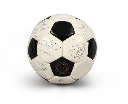 Leather ball with the signatures of the players...