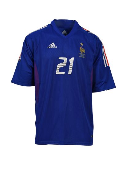 null Bruno Cheyrou. Milieu de terrain. Maillot N°21 de l'Équipe de France pour le...