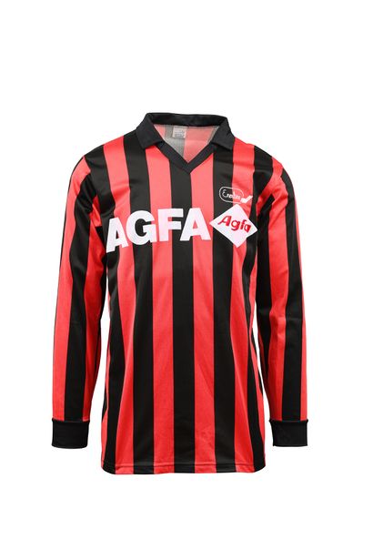 null OGC Nice. Jersey N°16 worn during the 1991-1992 season of the French Division...
