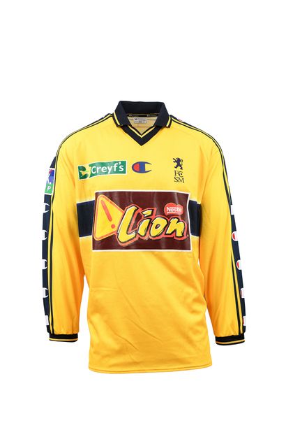 null Johann Lonfat. Midfielder. Jersey N°14 of FC Sochaux for the edition 2003-2004...