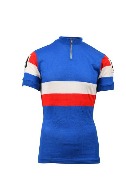 null Roger Legeay. Maillot de l'Équipe de France porté lors des Championnats du Monde...