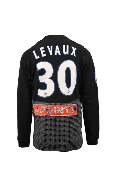 null Thomas Levaux. Goalkeeper. Jersey N°30 of Paris Saint-Germain for the 2000-2001...