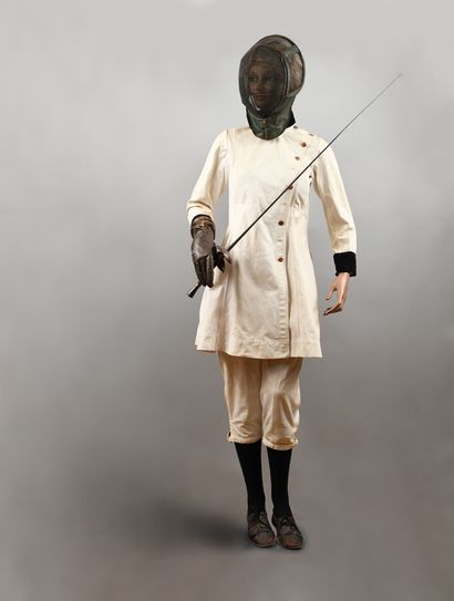 null Complete outfit of fencer. Circa 1900 including a jacket, pants, mask, glove,...