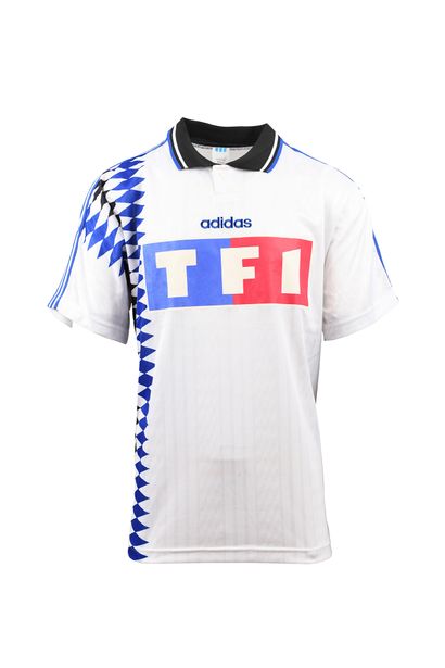 null Franck Silvestre. Defender. Jersey N°3 of AJ Auxerre for the 1993-1994 edition...
