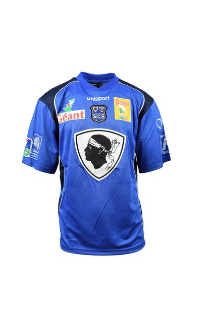 null Tony Vairelles. Attaquant. Maillot N°10 du SC Bastia pour la saison 2004-2005...