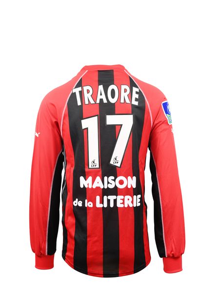 null Sammy Traoré. Defender. Jersey N°17 worn with OGC Nice during the 2002-2003...