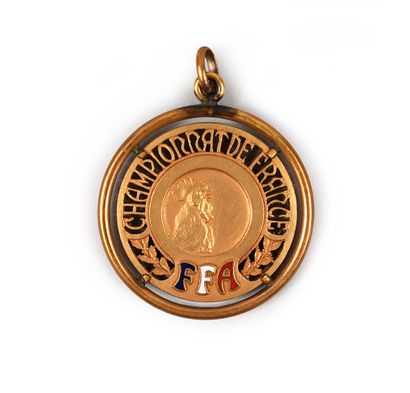 null Alain Mimoun (1921-2013). Medal of Champion of France 1960 of the marathon,...
