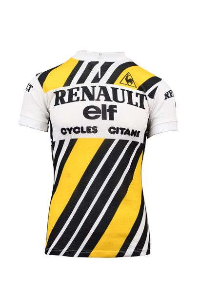 null Renault-Elf Team jersey worn during the 1982 season. We join a musette, a pair...