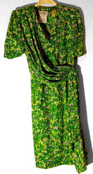 SOPHIE NAT Robe en soie jacquard imprimée vert avec touches violettes et blanches...
