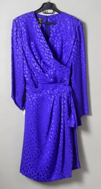 SOPHIE NAT Robe en soie jacquard violette, haut cache coeur, manches longues et double...