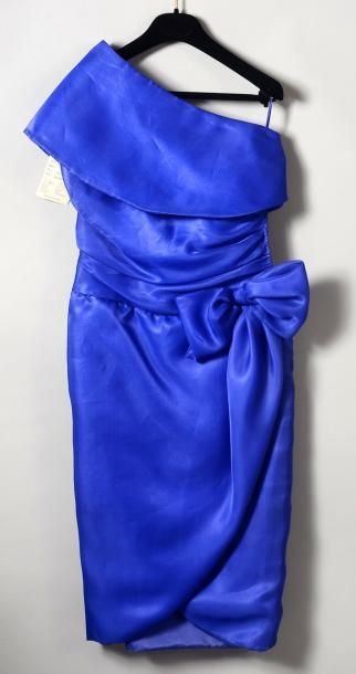 SOPHIE NAT Robe bustier en organdi bleu lavande, avec Jupe portefeuille retenue par...
