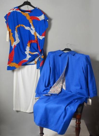 SOPHIE NAT Tailleur en toile bleue doublée soie imprimée, Jupe droite, large Veste...