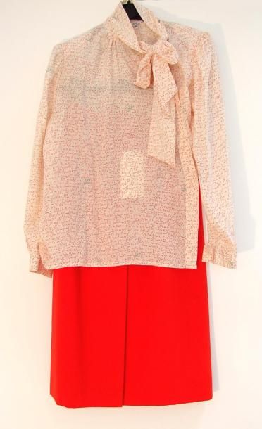 SOPHIE NAT Ensemble: Jupe rouge en gabardine de laine 100% avec poches en biais -...