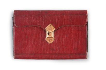 null Portfolio in red and green morocco with flaps, it contains two pockets with...