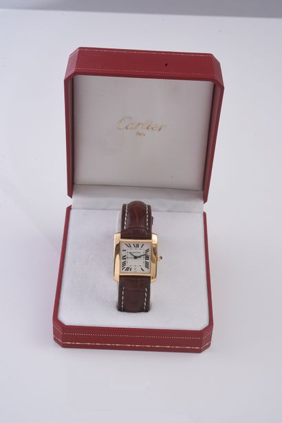 CARTIER Montre d'homme Tank française en or 750e, mouvement automatique, bracelet...