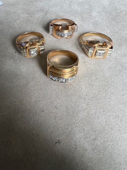 null Set of four Tank type rings in two shades of gold 750e set with small old cut...