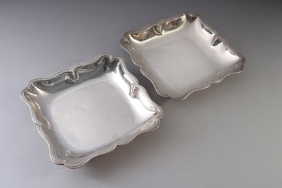 Silver bowl of square form with contours...