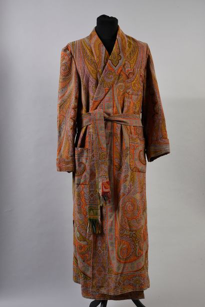 null Robe de chambre d'homme taillé dans un cachemire lyonnais du XIXème siècle....