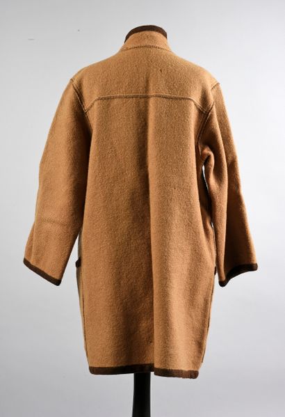 Guy LAROCHE Veste 3/4 surpiquée en lainage camel et chocolat griffée Guy Laroche,...