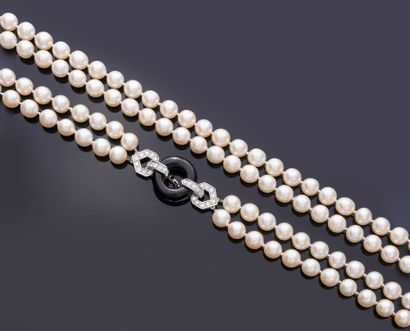 null Necklace with two rows of cultured pearls (9.5 mm approx.), important Art Deco...