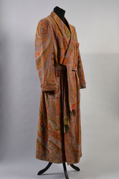 null Robe de chambre d'homme taillé dans un cachemire lyonnais du XIXème siècle....