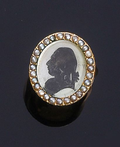 Gold ring 750 (18K), decorated with a silhouette...