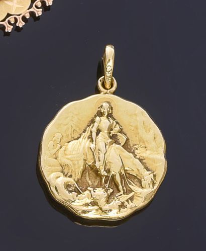 null Médaille en or figurant sur une face Saint Michel et sur l'autre face un bateau.
D. :...