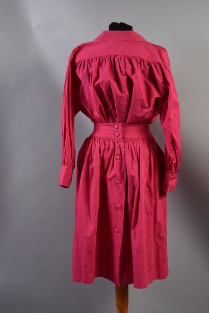 LANVIN Ensemble en coton rose fuchsia avec une jupe à poches boutonnées sur le devant...