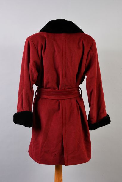 Yves Saint LAURENT Fourrures, manteau trois quart en laine bordeaux à encolure et...