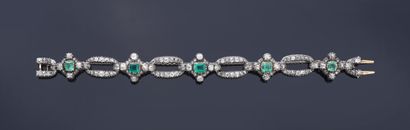 null Bracelet articulé en argent 800e et or 750e à maillons ovales serti de diamants...