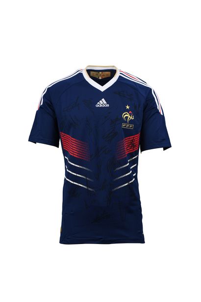 null Shirt of the French team with the signatures of the players during the International...
