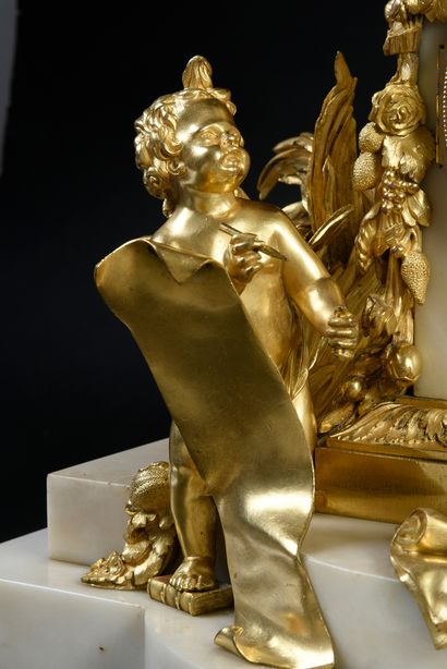 Maison SORMANI Pendule en bronze ciselé et doré et marbre blanc figurant l'allégorie...