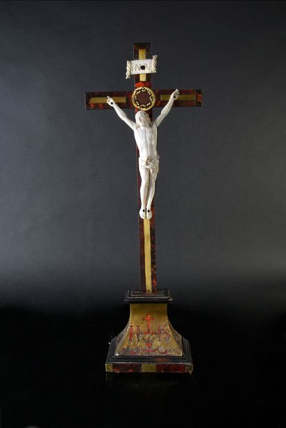 Crucifix with cross in marquetry of tortoiseshell...