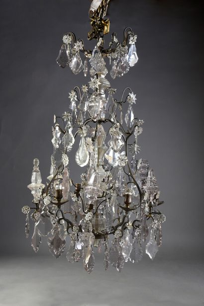 null Chandelier with six lights.
(accidents and missing parts).
H. : 110 cm, D. :...