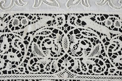 null Superb tablecloth presentation, embroidery and lace, Italy, mid-twentieth century.
The...