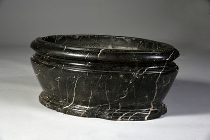 Large oval refresher basin, black marble...
