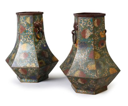 null Pair of octagonal baluster vases in cloisonné enamel, decorated with bouquets...