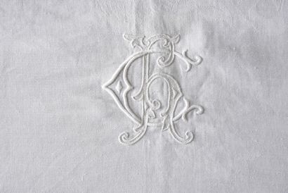 null Damask tablecloth with coat of arms and marquis crown, late 19th century.
In...