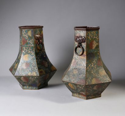 null Pair of octagonal baluster vases in cloisonné enamel, decorated with bouquets...