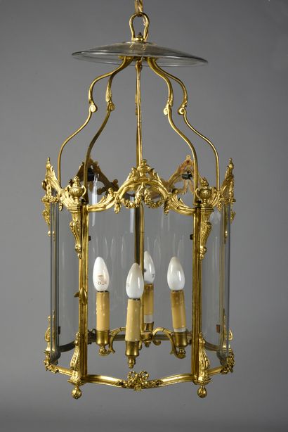 Beautiful lantern in chased and gilded bronze,...