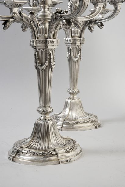 null Pair of candelabras with four arms and five lights in silver 950th, they rest...
