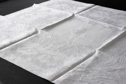 null Sixteen large damask napkins with roses in full bloom, 2nd half of the 19th...