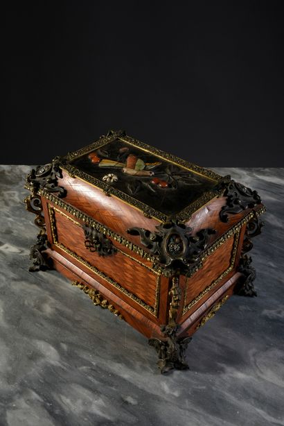 Alphonse GIROUX. PARIS Precious rosewood veneer box with diamond patterns, rich ornamentation...