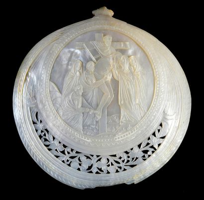 Large mother-of-pearl shell engraved in high...